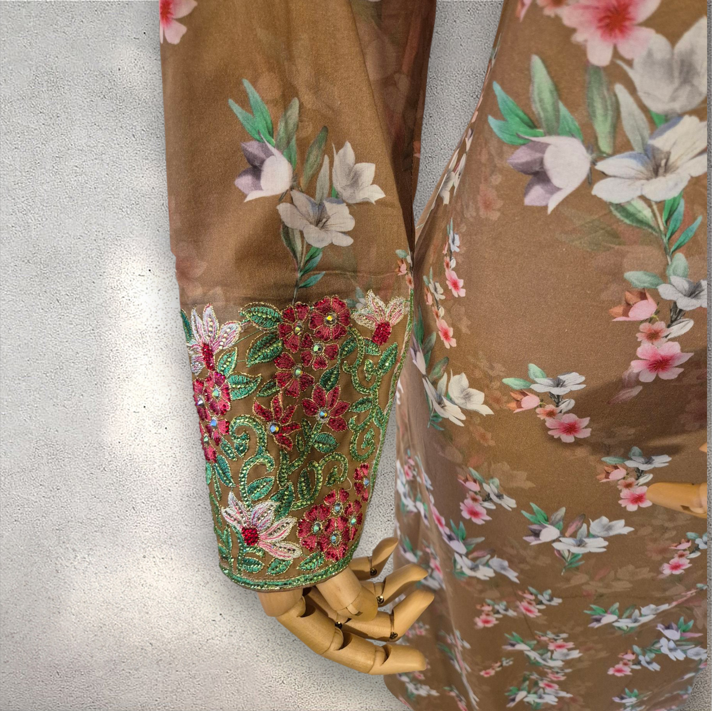 Desert Bloom – Cotton Mukhawar
