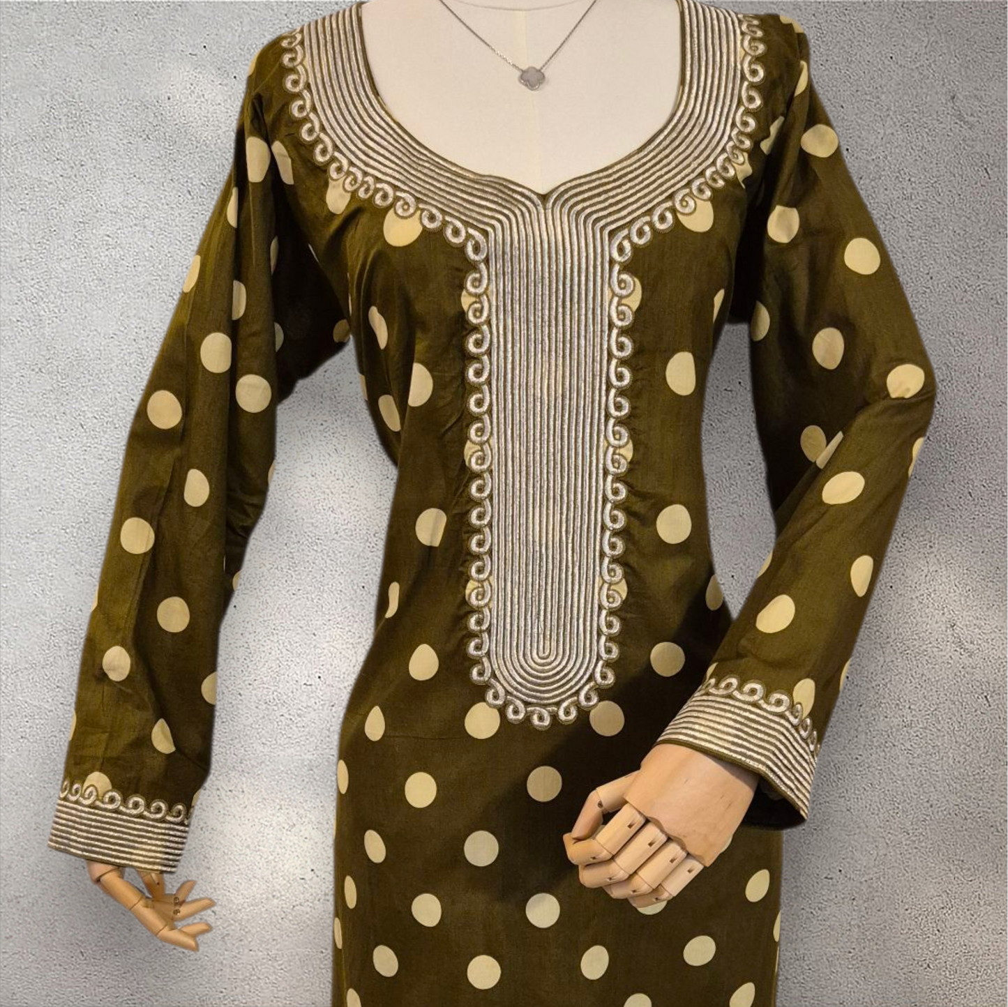 Henna Dots – Cotton Mukhawar