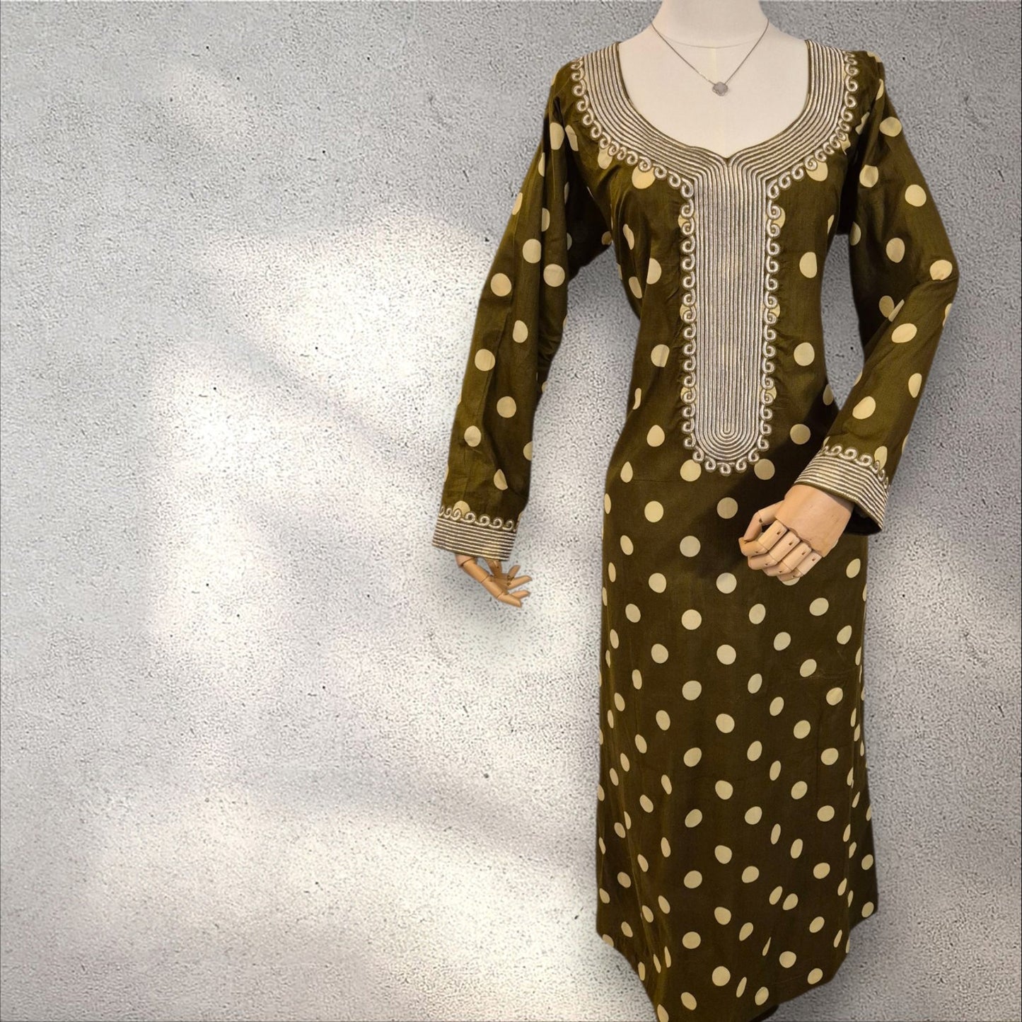 Henna Dots – Cotton Mukhawar