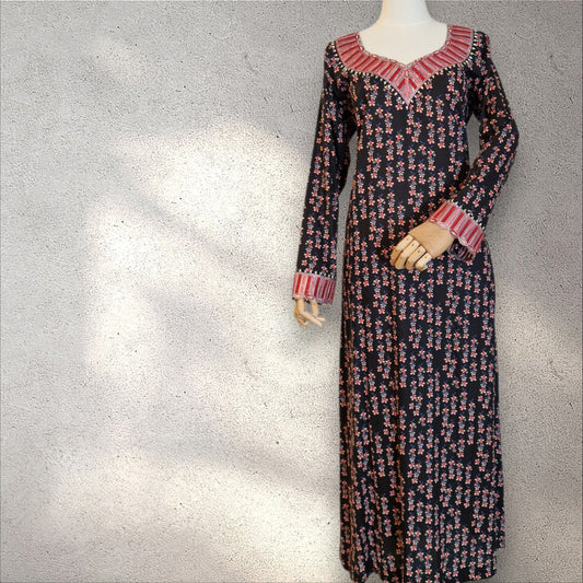 Midnight Vine – Cotton Mukhawar