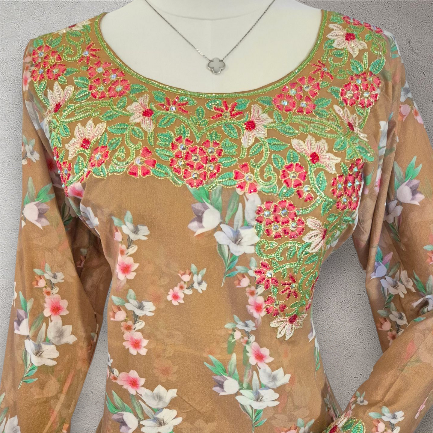Desert Bloom – Cotton Mukhawar