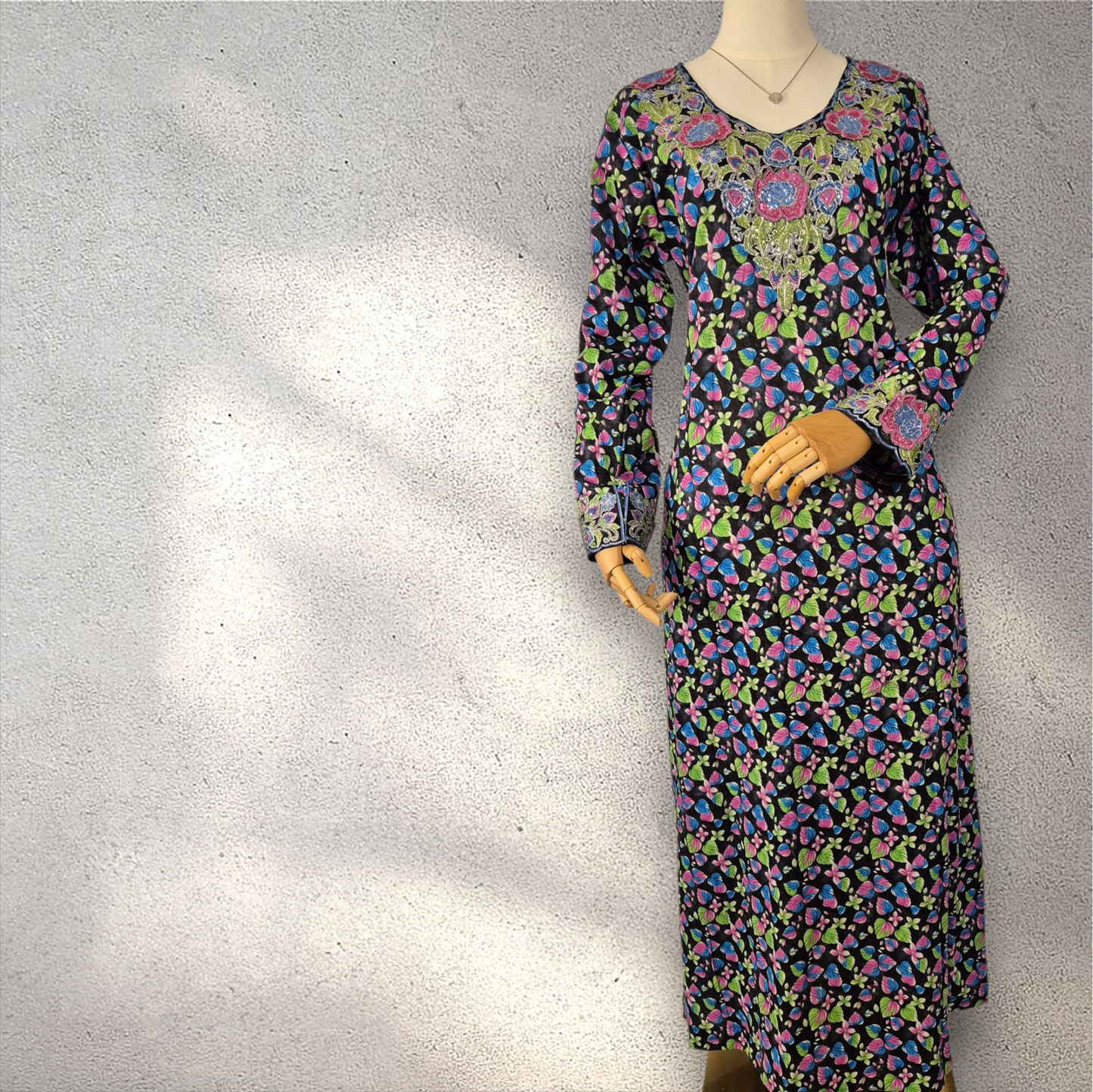 Midnight Petals – Cotton Mukhawar