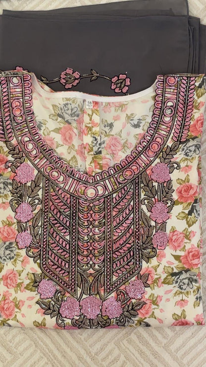 Midnight Rose Garden – Mukhawar