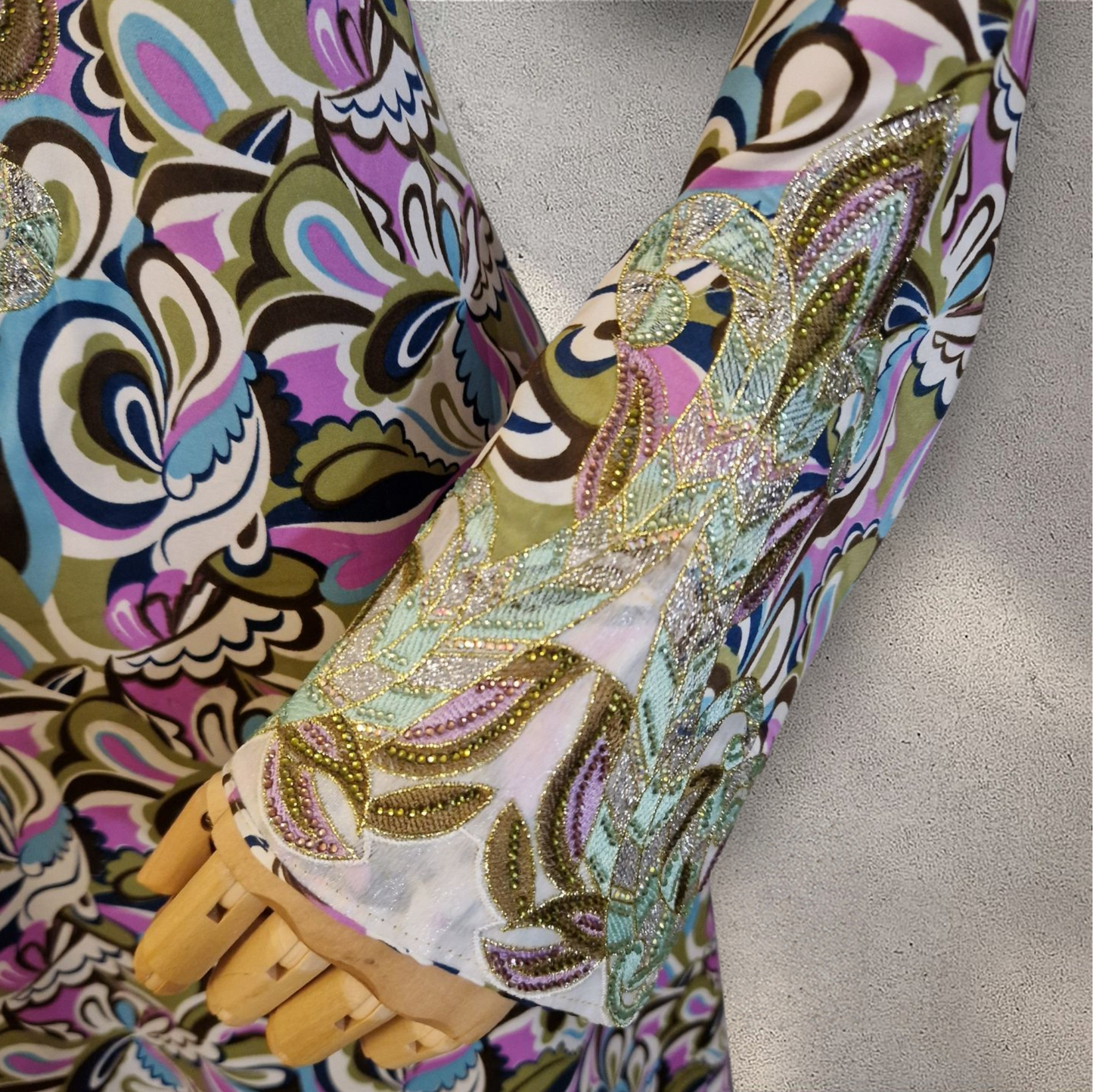 Golden Swirl – Silk Mukhawar