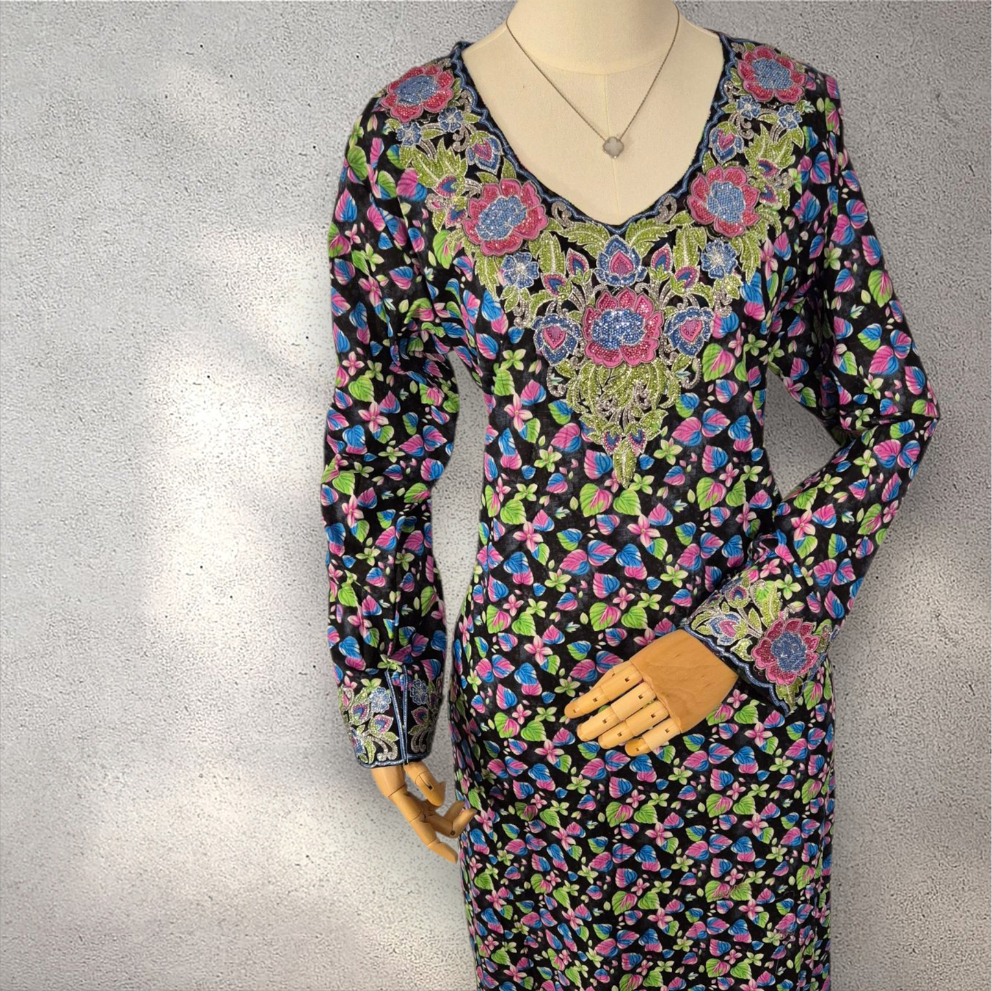 Midnight Petals – Cotton Mukhawar