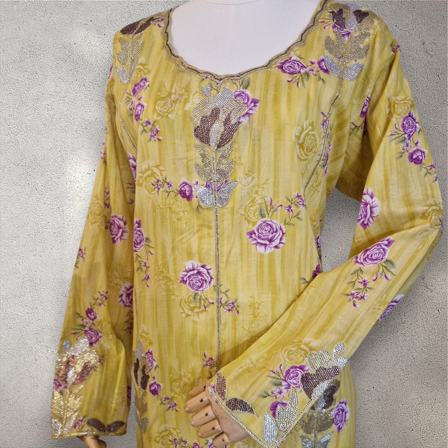 Saffron Bloom – Silk Cotton Mukhawar