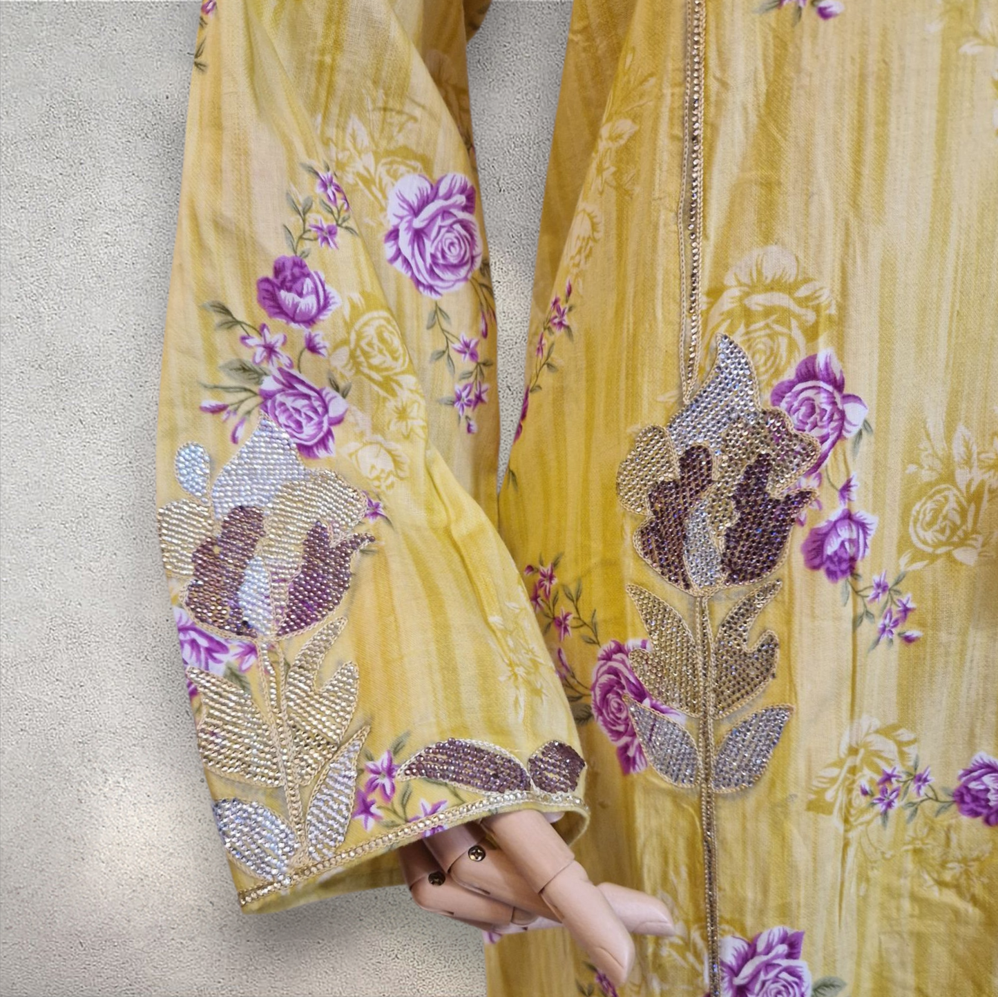 Saffron Bloom – Silk Cotton Mukhawar