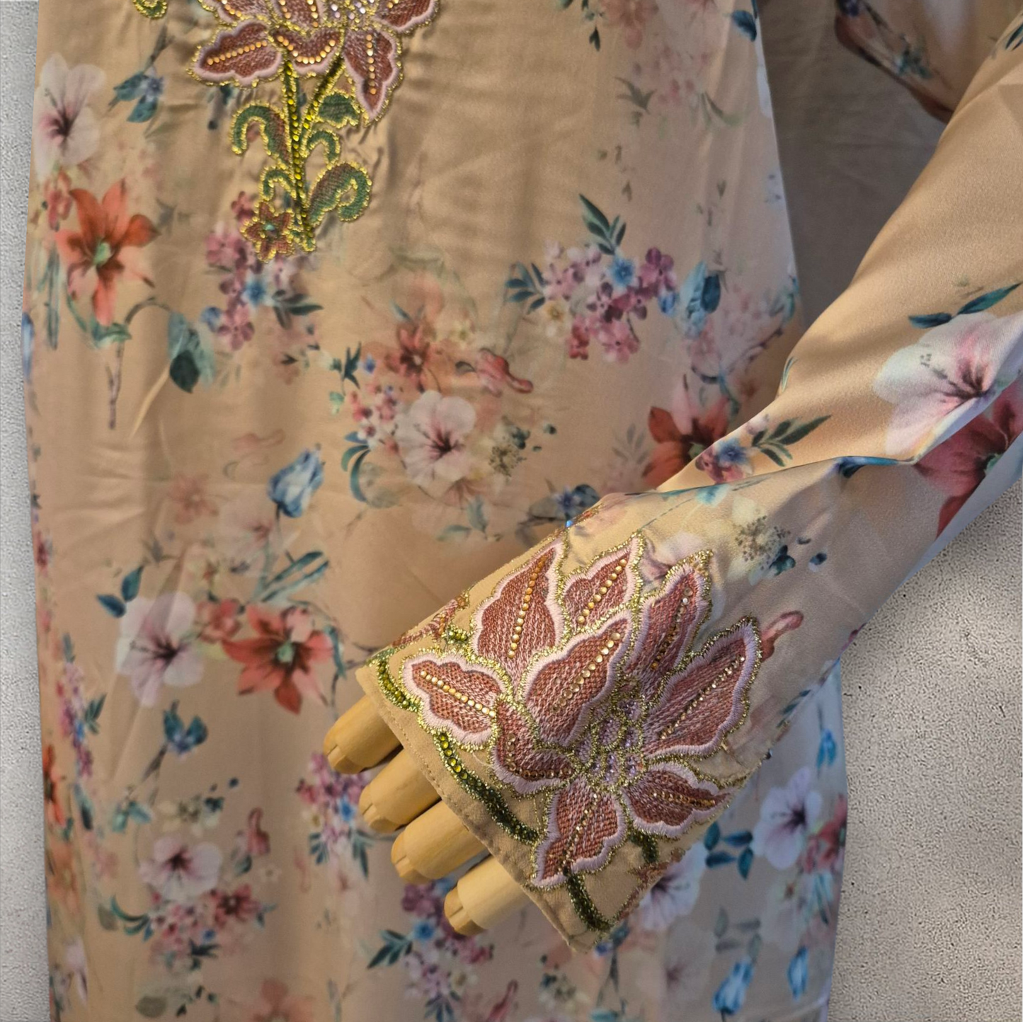 Blushed Meadow – Silk Mukhawar